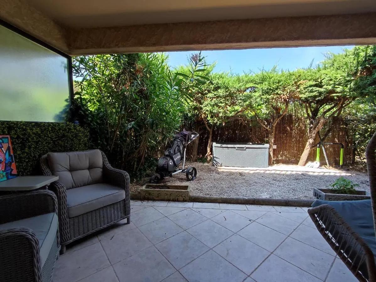 Bel Appartement T2 Dans Residence A Saint-Raphael Valescure A 10 Minutes De La Mer France