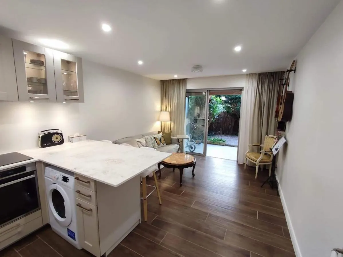 Bel Appartement T2 Dans Residence A Saint-Raphael Valescure A 10 Minutes De La Mer location